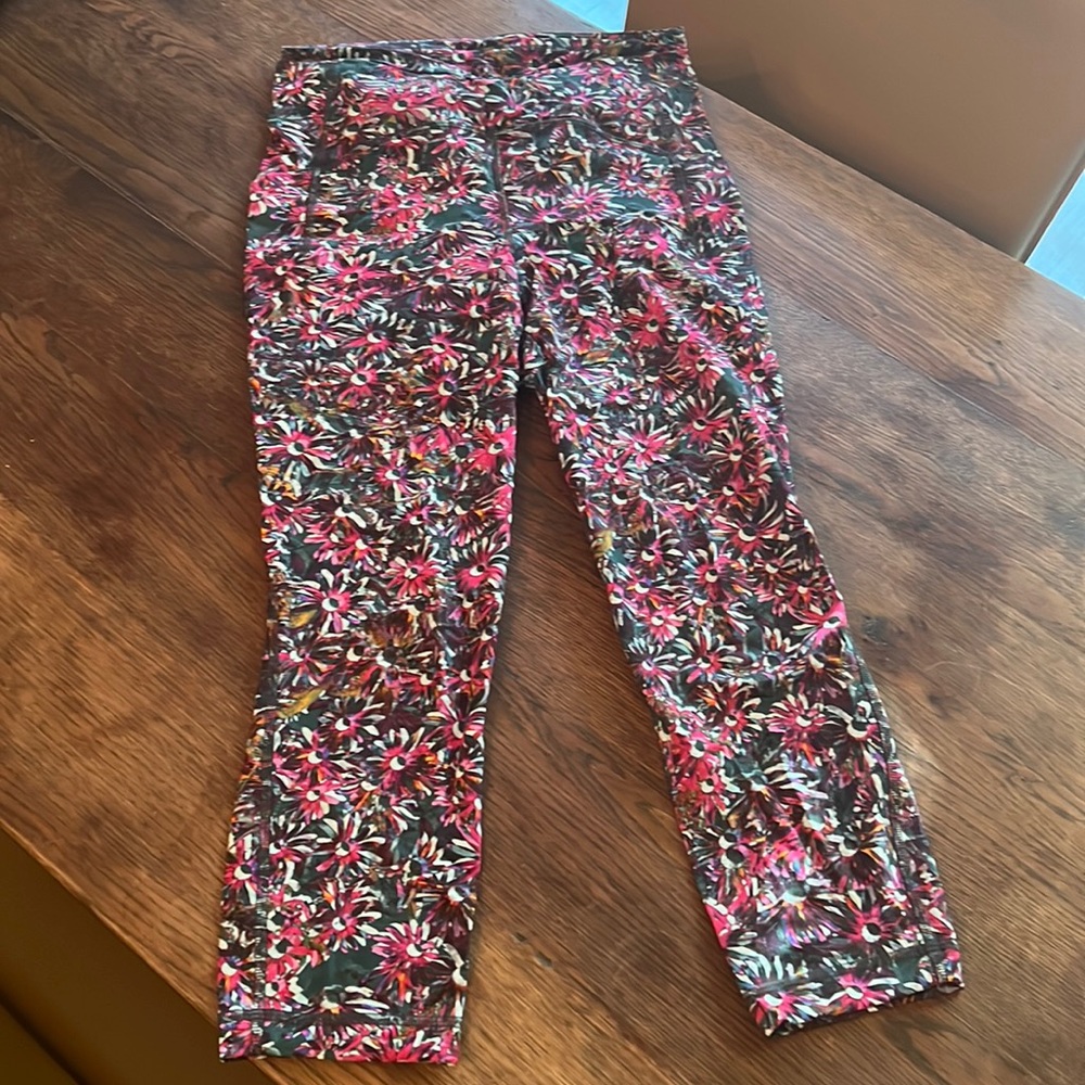 Swift speed high rise crop 23